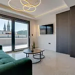 Danube Luxe Vista Apartment