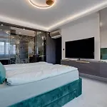Danube Luxe Vista Apartment